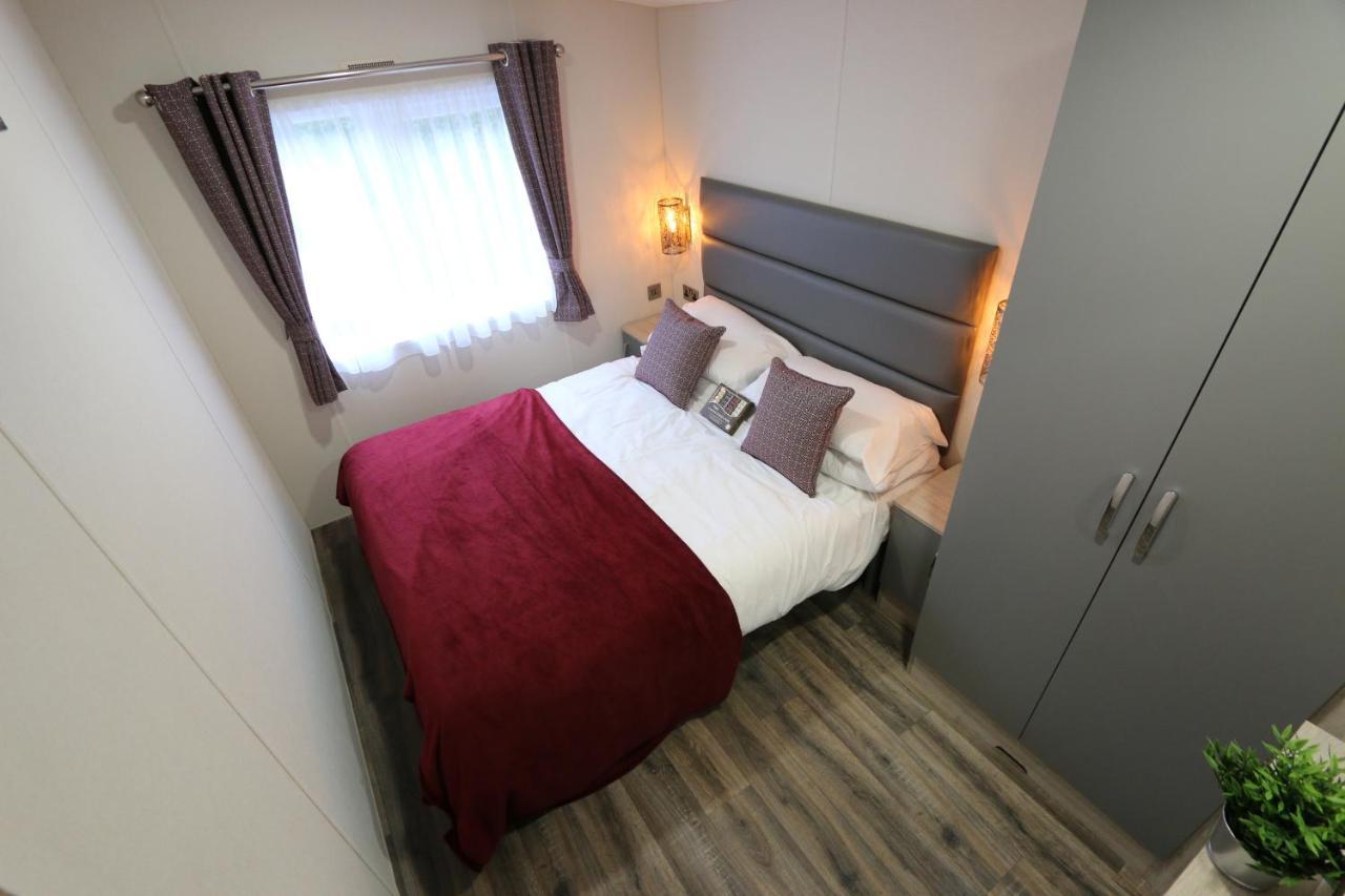 Black Bull Retreat, Barmston With Private Hot Tubs Driffield Luaran gambar