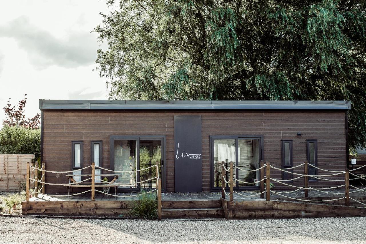 Black Bull Retreat, Barmston With Private Hot Tubs Driffield Luaran gambar